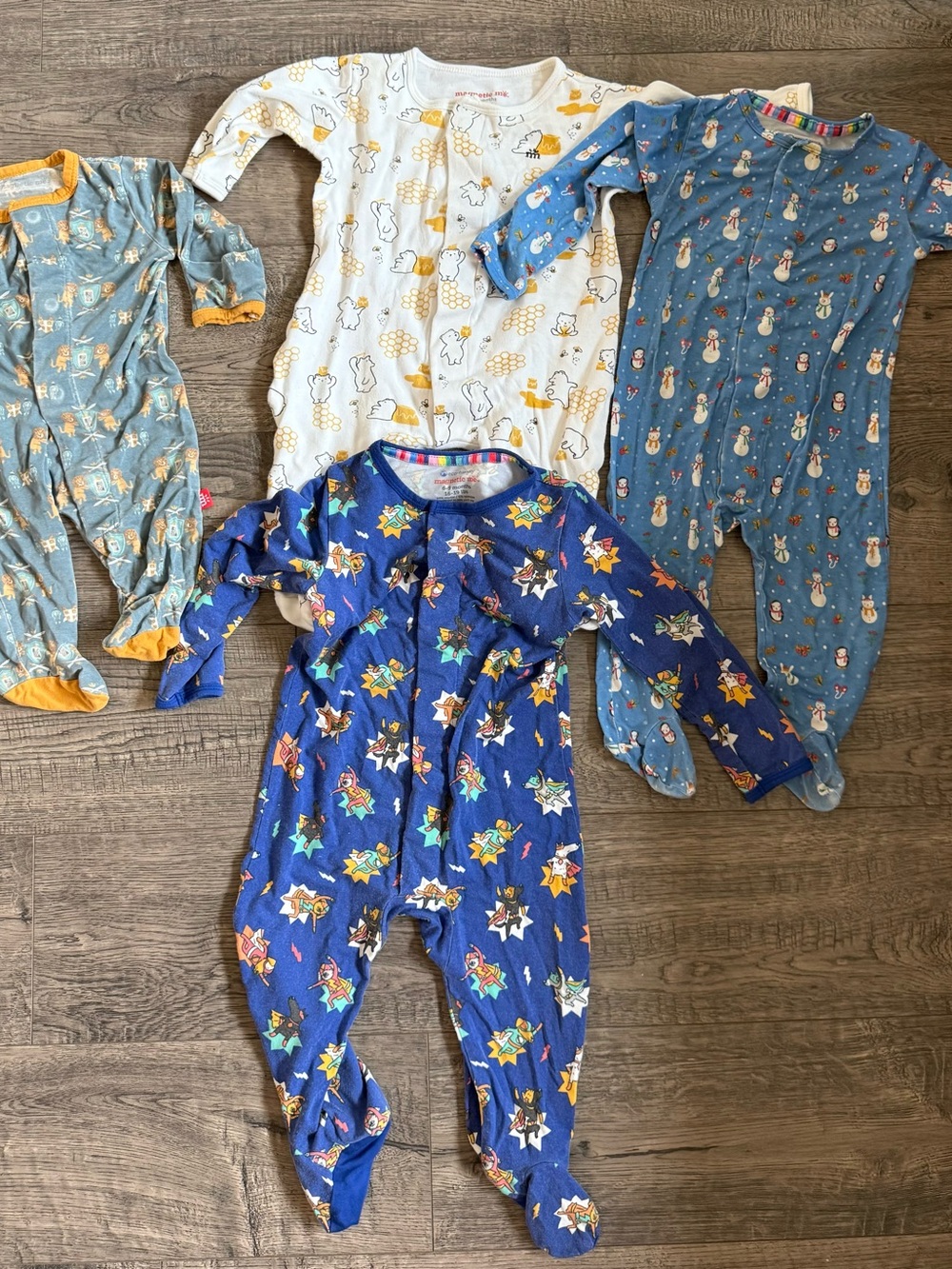 Set of 4 magnetic me footies